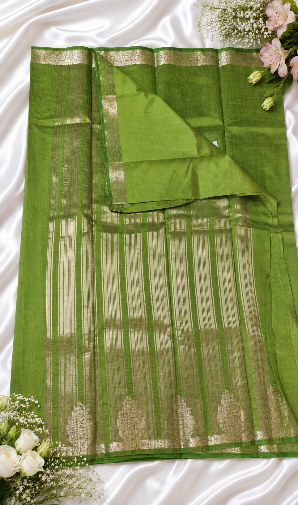 Emerald Green Kanchipuram Tussar Silk Saree with Golden Zari Bhutta & Blouse Piece