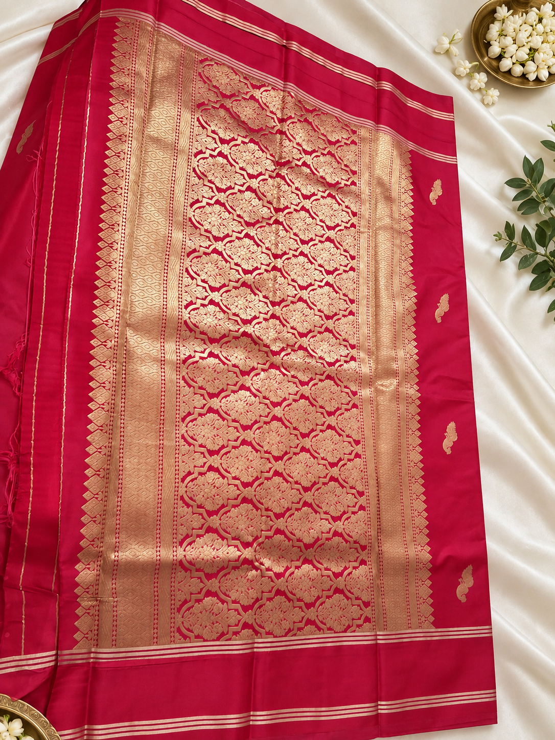 Royal Red Semi-Silk Saree with Gold Zari Brocade Pallu ✨