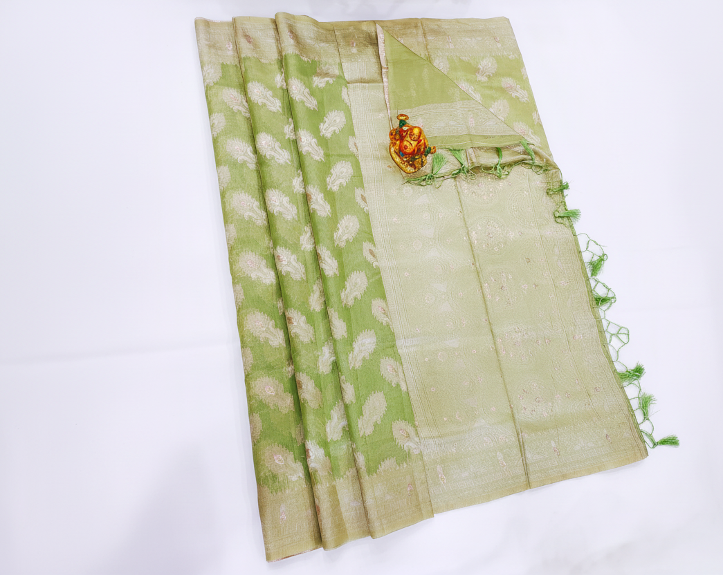 Light Green Soft Silk Saree | Silver Leaf Motifs & Zari Pallu