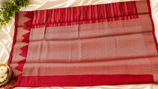 Sindoor Red Mysore Crepe Silk Saree – Silver Zari Veldhari Lines with Temple Border & Full Silver Zari Pallu